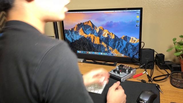 Behringer Xenyx 302USB Unboxing and Setup!! смотреть онлайн