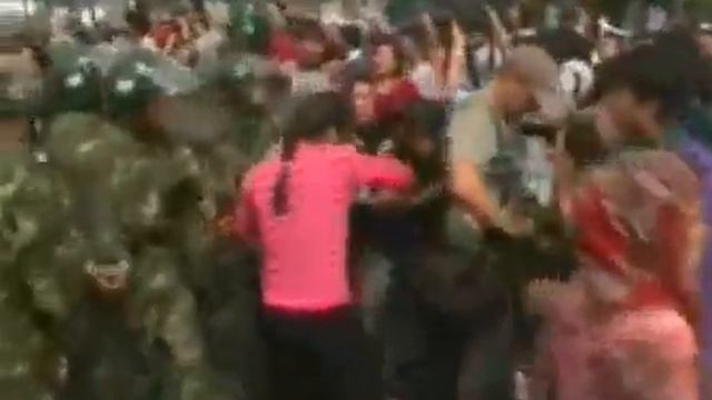 УРУМЧИ- На улицу вышли китайцы.mp4 смотреть онлайн