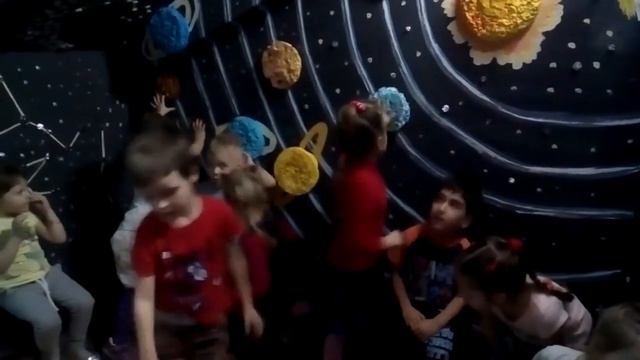 Игровая программа: Юные исследователи космоса смотреть онлайн