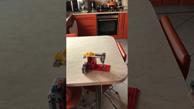 Миксер на пульте управления из Levi смотреть онлайн