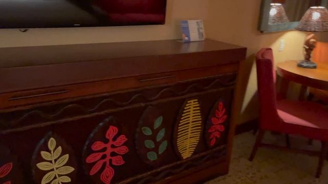 BME Travels - Polynesian Studio Room Tour смотреть онлайн