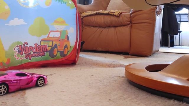 Cats vs RC Car смотреть онлайн
