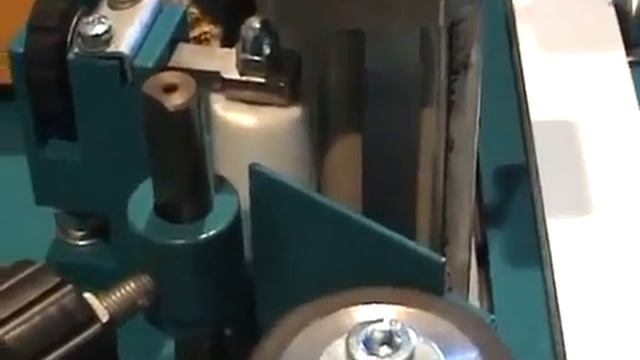 Кромкооблицовочный станок R 17 смотреть онлайн
