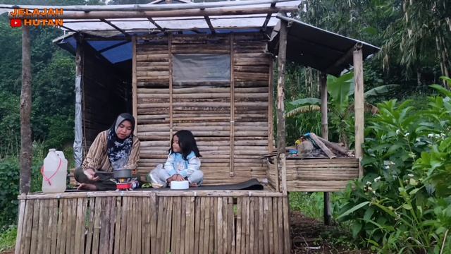 CAMPING HUJAN DERAS - TIDUR BERTIGA TANPA SUAMI HUJAN MALAM SUASANA MENCEKAM !!! смотреть онлайн