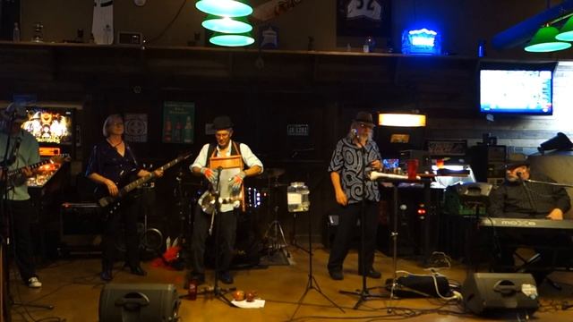 Papa Juke Band live from the Mountain Tap Bar & Grill смотреть онлайн