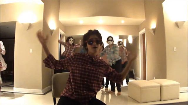 Bruno Mars - The Lazy song (cover pandas) смотреть онлайн