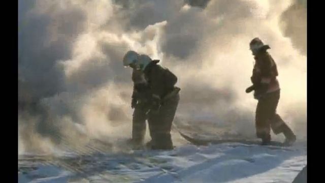 Крупный пожар произошел после полудня: горело строение комплекса «Каменный» смотреть онлайн