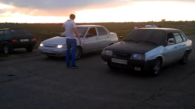 Гонка ВАЗ 2110 vs ВАЗ 21099 смотреть онлайн