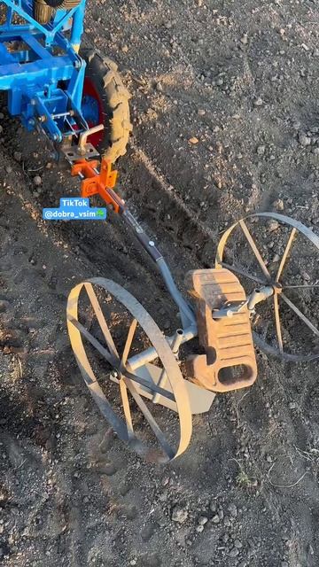 Лучшая Посадка Картошки Мотоблоком за одну Минуту 🚜☘️⚙️#Адаптер#Мотоблок#Окучник#Культиватор смотреть онлайн