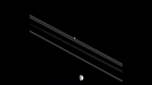 Saturn's Rings смотреть онлайн