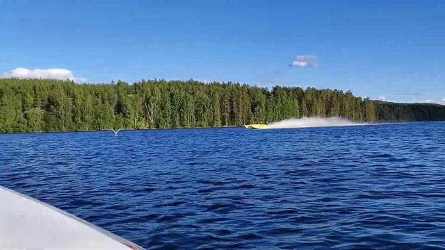 Argo Cat 18 + Mercury XR2 Fly-by смотреть онлайн