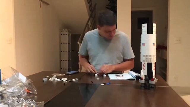 Lego Saturn V смотреть онлайн