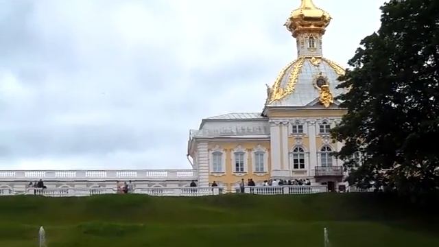 28.06.11. Петергоф ч.42 по аллее к фонтанам.MP4 смотреть онлайн