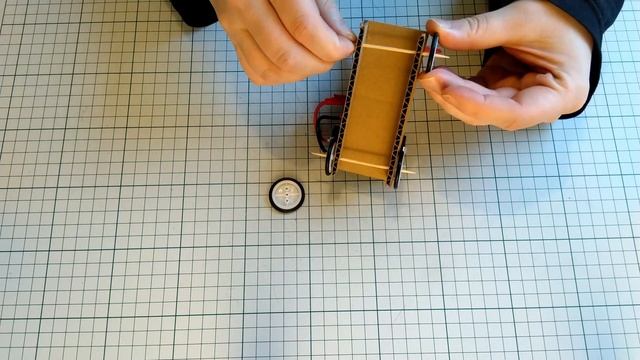 How to make a DIY Cardboard Fan Car смотреть онлайн