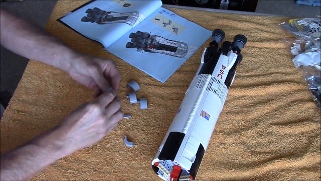 Lego "Saturn 5" Set 21309 Speed Build смотреть онлайн
