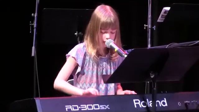 Victoria sings Grenade смотреть онлайн