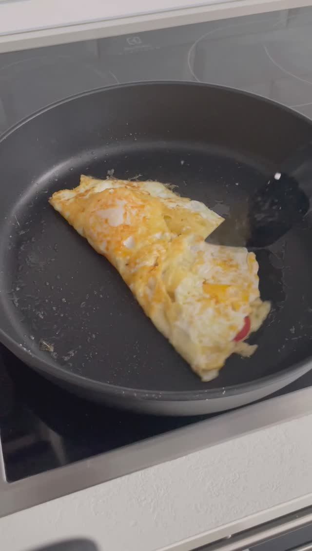 Яйца в сырном одеяле смотреть онлайн