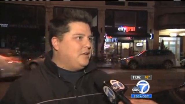 Meztelenül ugrált a sportkocsi tetején (abc7) смотреть онлайн