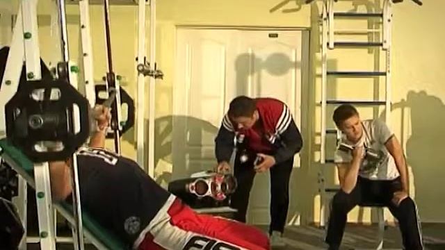 Prykoli. В тренажёрном зале. Под классику всё лучше растёт. Смотреть обязательно смотреть онлайн