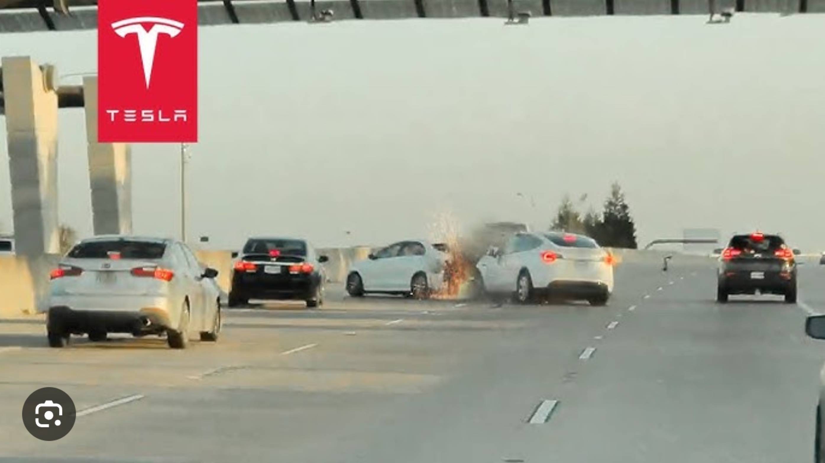 ПОЛНОСТЬЮ САМОУПРАВЛЯЕМАЯ TESLA ПРОТИВ УЖАСНОЙ АВАРИИ НА ШОССЕ! смотреть онлайн