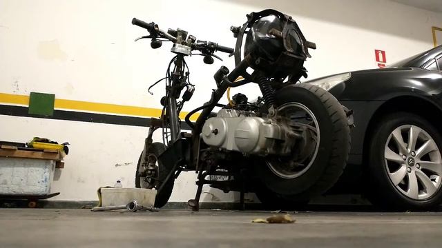 SHINERAY RETRO EP.04 - 🛵 Instalando tampa do motor, será que vai ligar? смотреть онлайн