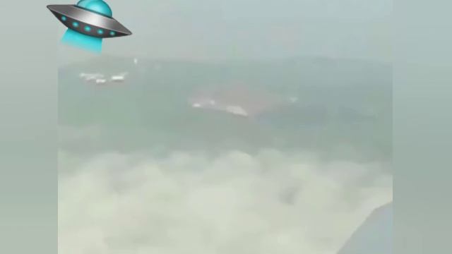 UFO | НЛО возле самолетов смотреть онлайн