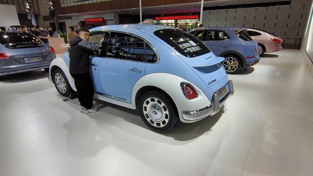 ORA Punk Cat: A Clumsy and Poorly Executed Copy of the Beloved Volkswagen Beetle смотреть онлайн
