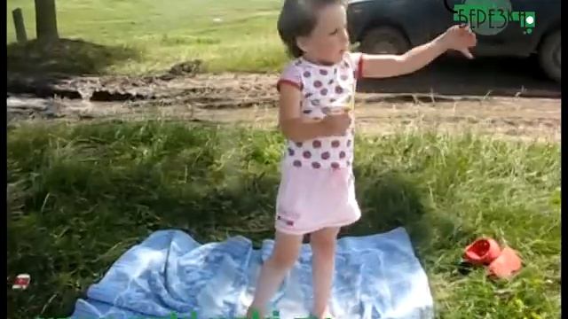 Танцующая девочка 1