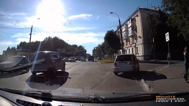 2018.08.10 г.Тверь нарушение ПДД Е741КЕ102 смотреть онлайн