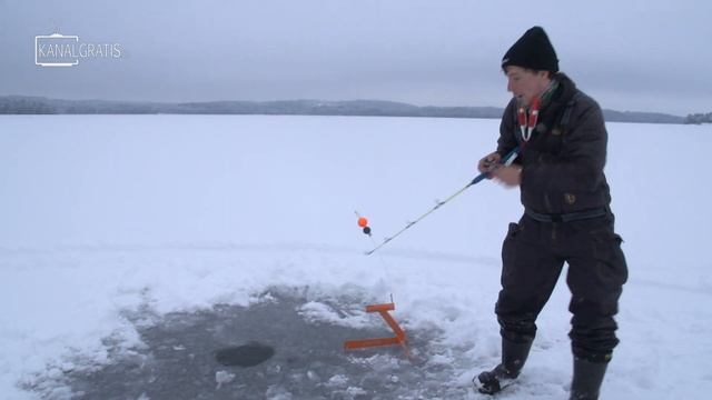 BEGINNERS GUIDE TO ICE PIKE FISHING | Team Galant смотреть онлайн