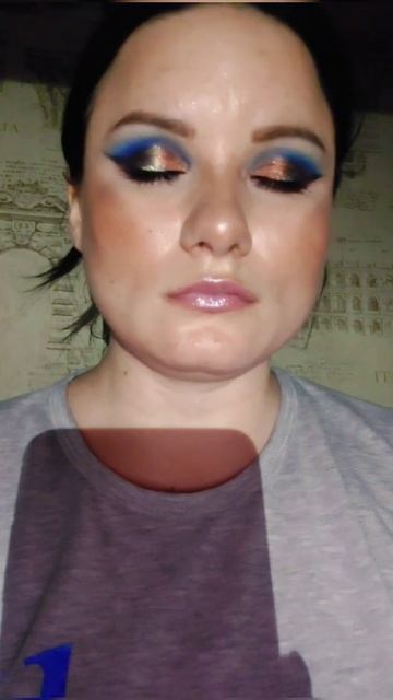 ВОСКРЕСНЫЙ БЛЕСТЯЩИЙ МАКИЯЖ🌠🌠🌠 смотреть онлайн