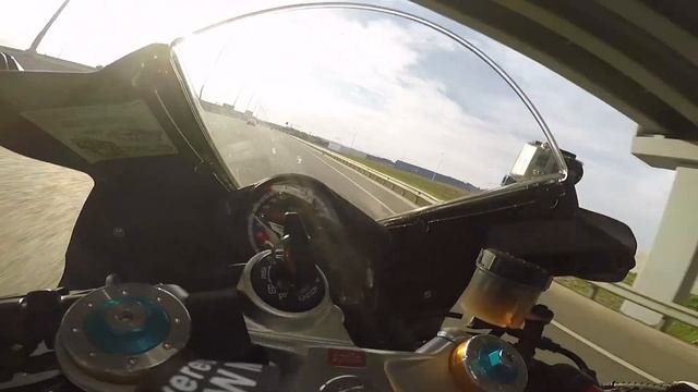 Максималка Aprilia RSV4 RF (Factory version) - Top Speed of Aprilia RSV4 RF ' 2016 смотреть онлайн