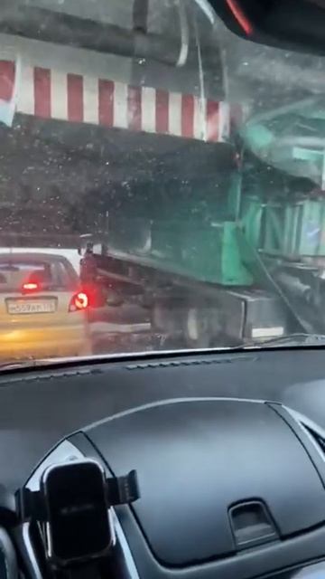 Мост дураков в Санкт-Петербурге. Илосос, который не смог смотреть онлайн