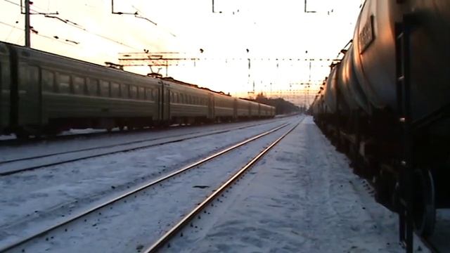 Электропоезд ЭР2Р-7085 станция Петелино смотреть онлайн