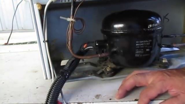 REPARACION DE UN REFRIGERADOR SANYO SR-172W NO ARRANCA смотреть онлайн
