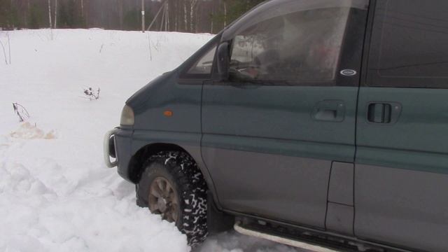 Поездка в трехречье, пробиваем снег к дому. смотреть онлайн