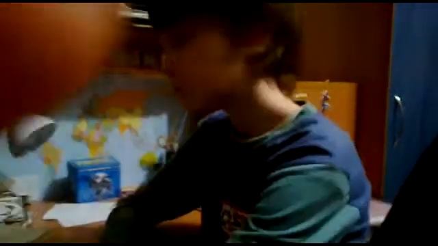 Как нужно кушать сникерс:) смотреть онлайн