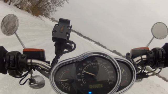 Как ошиповать Harley-Davidson и получать удовольствие на льду–тот самый бесбашенный Рома этой зимой смотреть онлайн