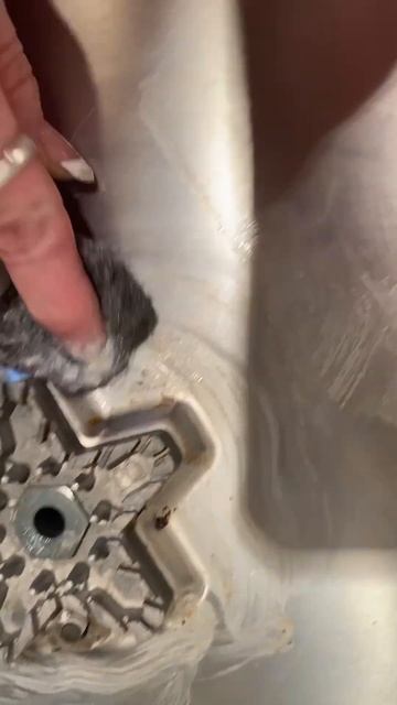 Best way to clean stainless steel stove top #shorts#cleaningvideo #cleaningtips #cleanwithme2022 смотреть онлайн