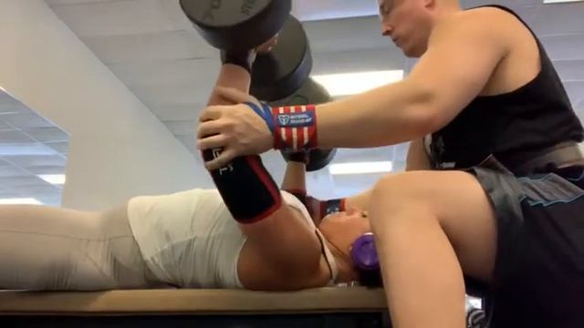70 lbs dB chest press смотреть онлайн