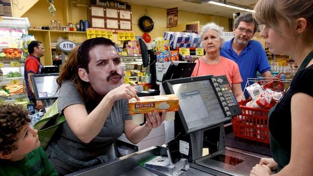 Freddie Mercury yells at a store manager.mp3 смотреть онлайн