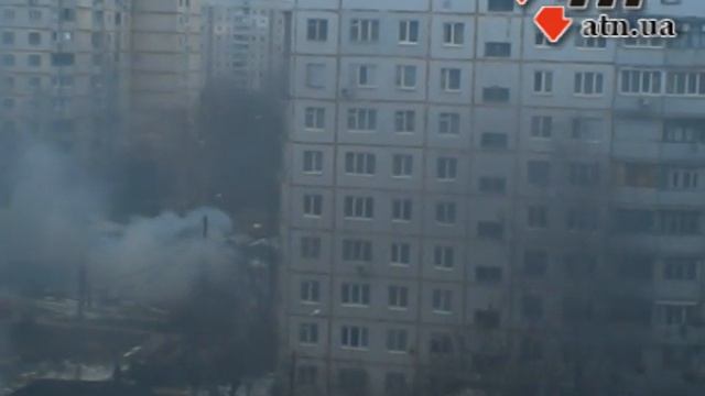 26.02.15 - У Дзержинского суда загорелась иномарка смотреть онлайн
