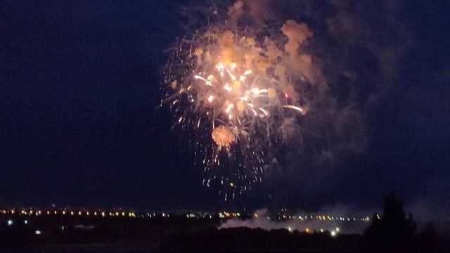Салют в честь победы Омск 24.06.2020г. смотреть онлайн