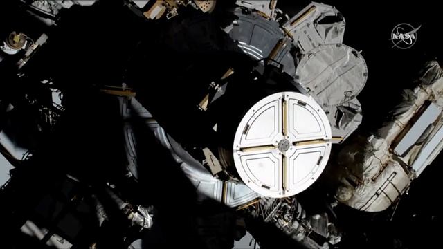 First All-Female Spacewalk Has Begun смотреть онлайн