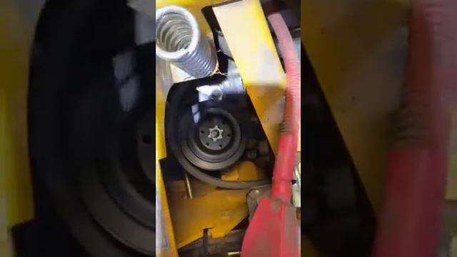 Hustler Fastrak Drive Pulley/Fan replacement Part 3 of 4 смотреть онлайн