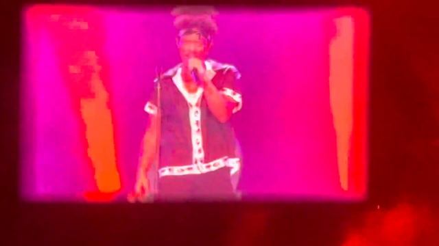 Bruno mars live in Singapore- Uptown Funk Part 2 #brunomars #concert #shorts #song смотреть онлайн