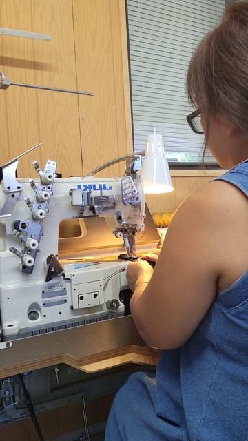 SOUNDS OF JUKI COVERSTITCH MACHINE #asmr #viral #shorts #shortvideo #satisfyingsounds #juki #shorts смотреть онлайн