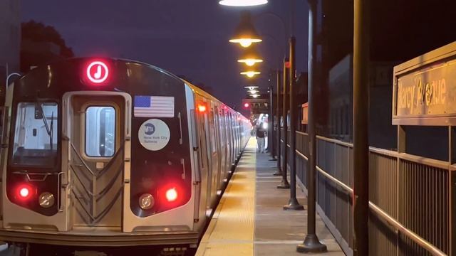 Railfanning At Marcy Avenue (J) (M) смотреть онлайн
