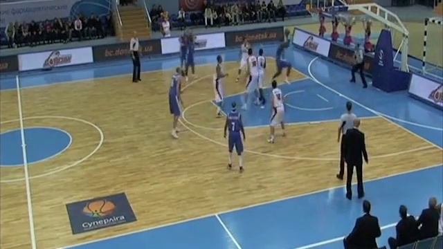 JohnDegroat,#21 in blue. 25 pts, 6 rebs 4th qt смотреть онлайн