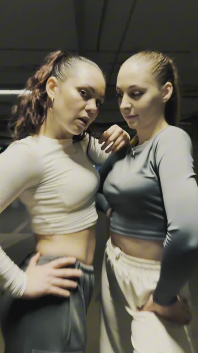 Танец Дэнсхолл на парковке! Школа танцев Dance Life Белгород / Курск смотреть онлайн